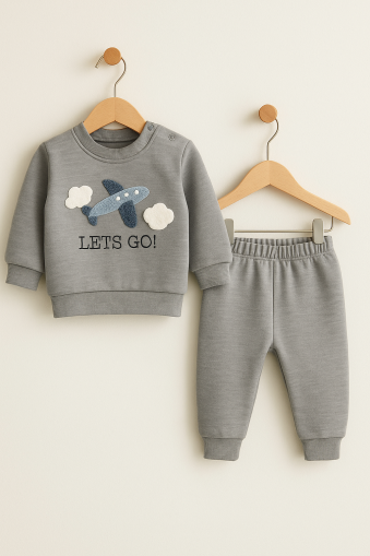 SET DE BEBELUȘI BABY GO 6/24 LUNI CU IMPRIMARE DE AVION A32