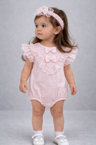 Kardesler Body din Muselină pentru Copii 1–3 Ani, cu Guler din Dantelă și Fundă A62