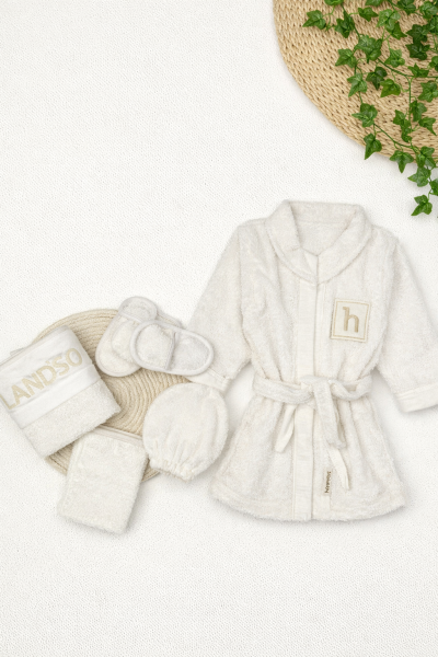 TIASIS Soft Touch Monogram – Set de baie premium pentru bebeluși (0–3 ani)A69