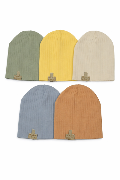 KAYRA Căciuliță din Bumbac pentru Bebeluși 0–24 Luni, cu Emblemă A7